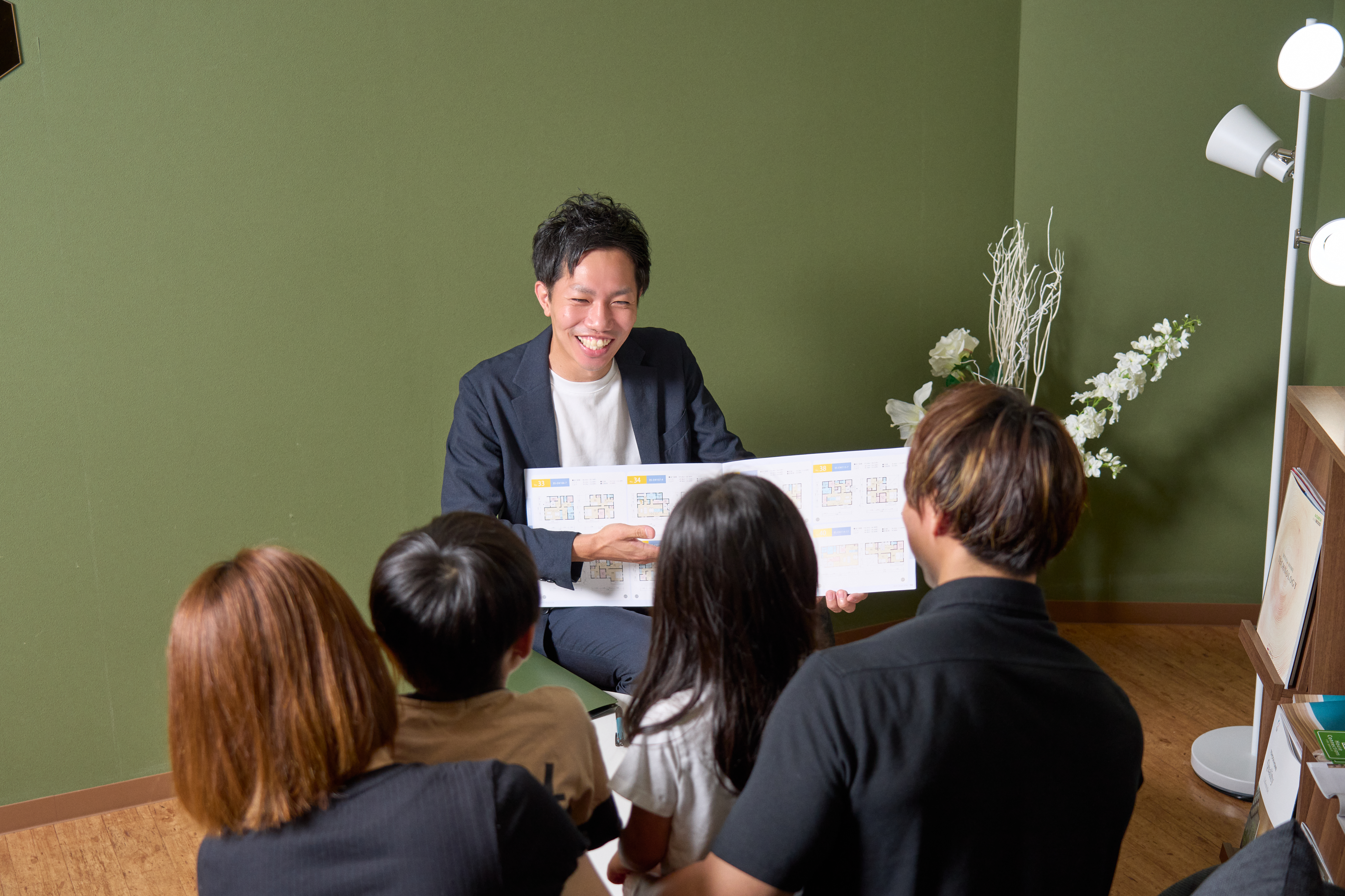 住宅相談をしている様子